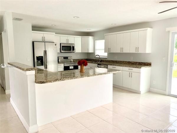 473 SE Starfish Ave, Florida 34983, image 2