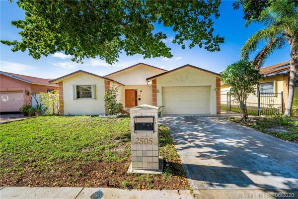 Liberia, 2505 Raleigh St, Hollywood, Florida 33020, image 2