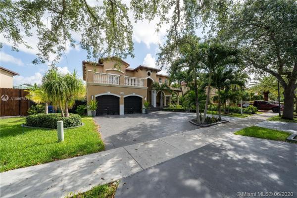 Royal Lakes, 8451 NW 163rd Ter, Miami Lakes, Florida 33016, image 2