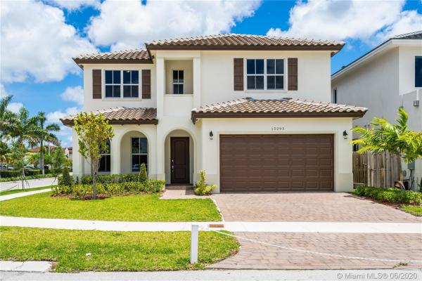 Venetian Parc, 15293 SW 176th Ter, Richmond West, Florida 33187, image 2