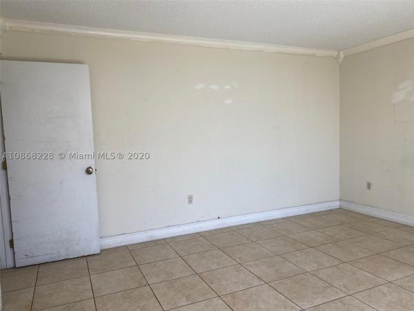 Coral Gate East, 6960 Miami Gardens Dr #2-531, Country Club, Florida 33015, image 3