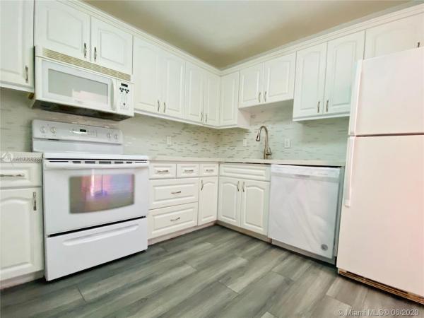 Village Of Kings Creek, 7840 Camino Real #P-306, Glenvar Heights, Florida 33143, image 2