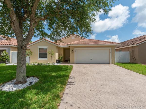 Silver Lakes, 13429 SW 144th Ter, Three Lakes, Florida 33186, image 2