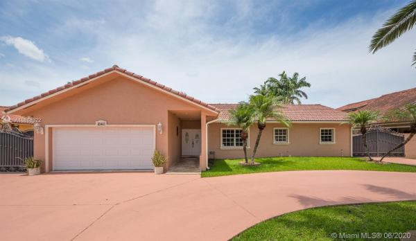 Ro Jen Estates, 10411 NW 131st St, Hialeah Gardens, Florida 33018, image 2