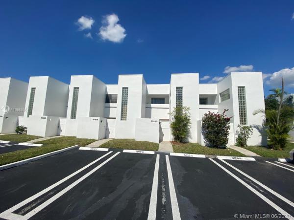 Park Place Townhomes, 5090 Elmhurst Rd #C, West Palm Beach, Florida 33417, image 2