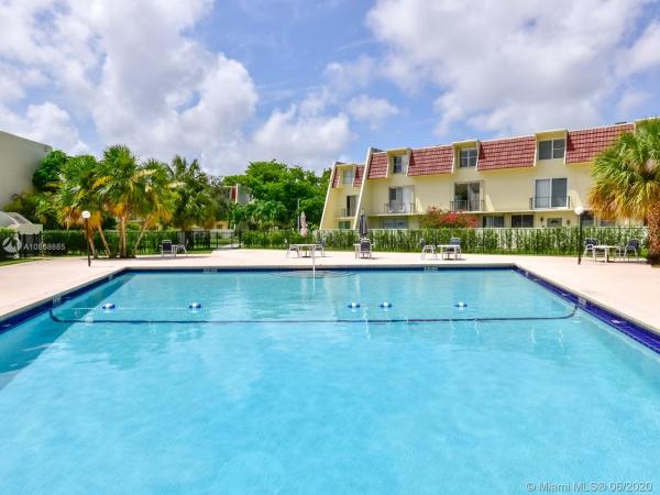 1701 NE 115th St #29A, Unincorporated Dade County, Florida 33181, image 2