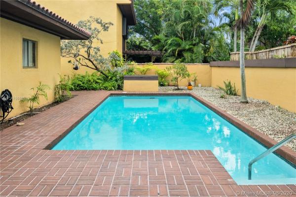 California Club Homes, 1060 NE 202nd Ter, Ives Estates, Florida 33179, image 2