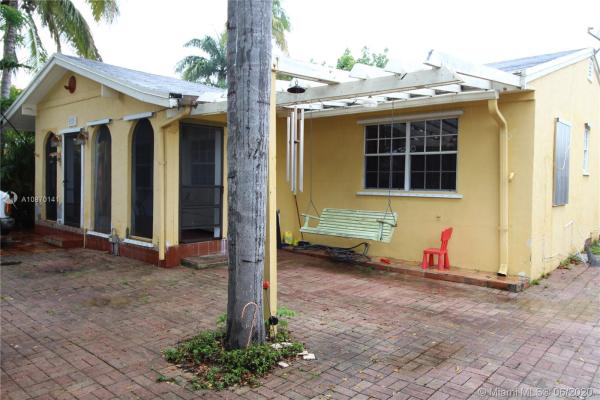Hills Trail Grove, 5221 SW 5th St, Miami, Florida 33134, image 2