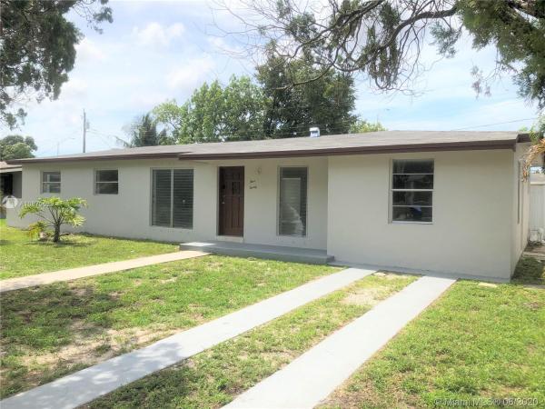 420 NW 183rd Ter, Miami Gardens, Florida 33169, image 2
