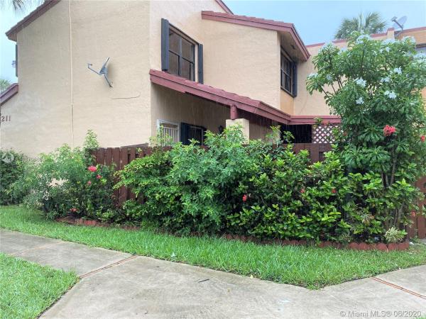 Indian Summer Village, 211 W Park Dr #1-106, Fountainebleau, Florida 33172, image 2