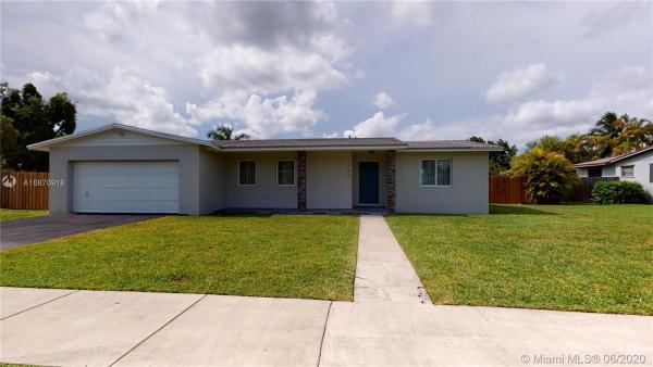 Pine Manor, 241 NW 15th St, Homestead, Florida 33030, image 2