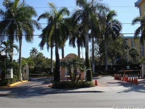 Yolanda Villas, 4550 NW 9th St #605E, Miami, Florida 33126, image 2