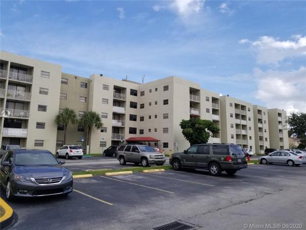 Fontainebleau Gardens, 8145 NW 7th St #221, Fountainebleau, Florida 33126, image 2