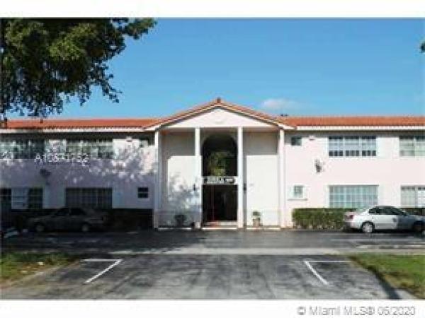 Town & Country, 1431 S 14th Ave #105, Hollywood, Florida 33020, image 2