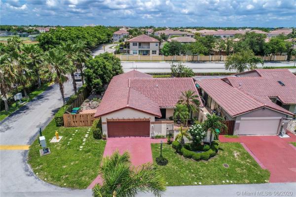 Oak Lake At The Hammocks, 9124 SW 151st Ct, The Hammocks, Florida 33196, image 2