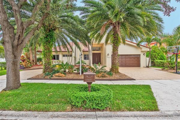 Royal Oaks, 7922 NW 164th Ter, Miami Lakes, Florida 33016, image 2