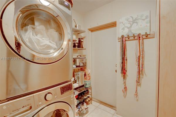 Coral Point, 2201 NE 20th Ave, Wilton Manors, Florida 33305, image 2