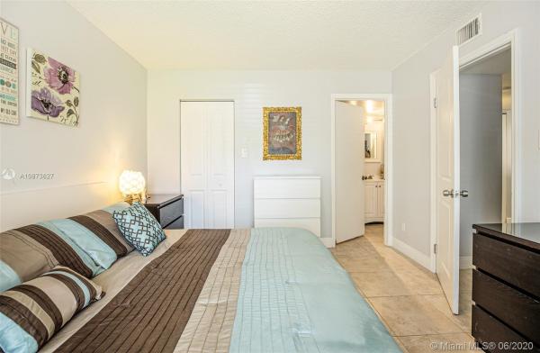Brickell Place, 1925 Brickell Ave #909, Miami, Florida 33129, image 2