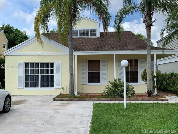 Deerwood, 12846 SW 146th Ln, Three Lakes, Florida 33186, image 2