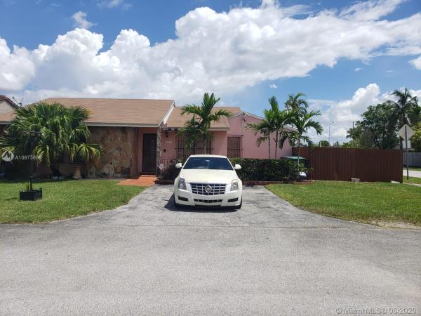The Cloisters, 13219 SW 27th Ter, Tamiami, Florida 33175, image 2