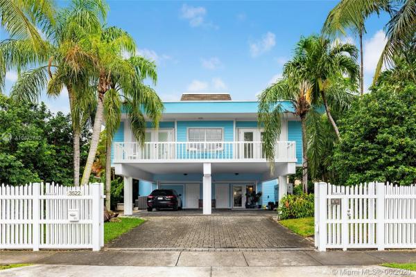 Crystal Bluff, 3522 Crystal Ct, Miami, Florida 33133, image 2