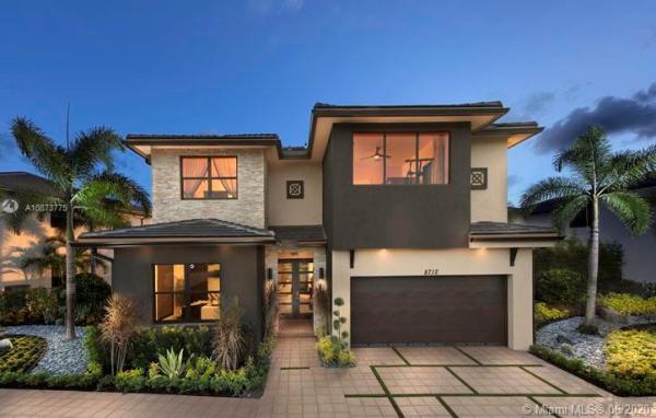 8824 NW 161st Ter, Miami Lakes, Florida 33018, image 2
