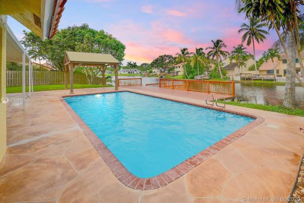 Tierra Vista, 2960 Blue Jay Dr, Cooper City, Florida 33026, image 2