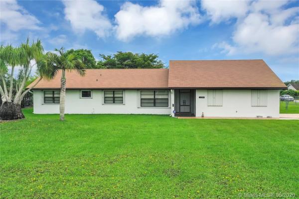 Westbury Estates, 1584 NW 20th St, Homestead, Florida 33030, image 2