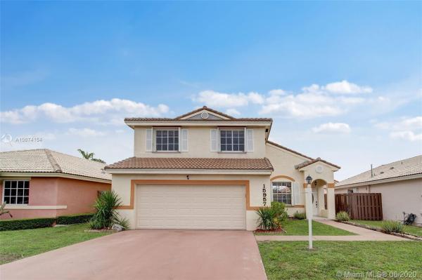 Lago Mar South, 15957 SW 82nd St, Kendall, Florida 33193, image 2