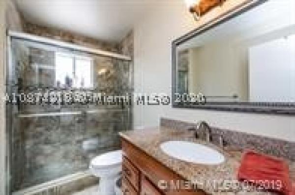 Tamarind Grove Villas, 8177 NW 8th St #D2, Fountainebleau, Florida 33126, image 3