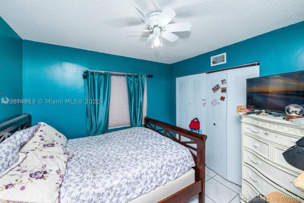 Tamarind Grove Villas, 8177 NW 8th St #D2, Fountainebleau, Florida 33126, image 2