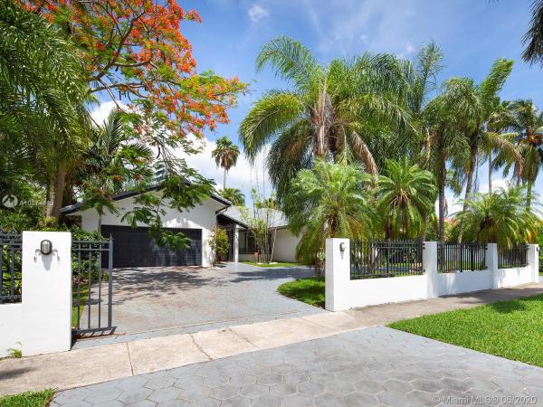 Superior Homes, 420 NW 132nd Ave, Tamiami, Florida 33182, image 2