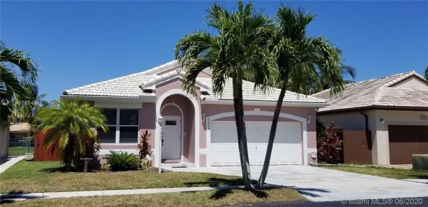Park Square At Lago Mar, 7533 SW 164th Ct, The Hammocks, Florida 33193, image 2
