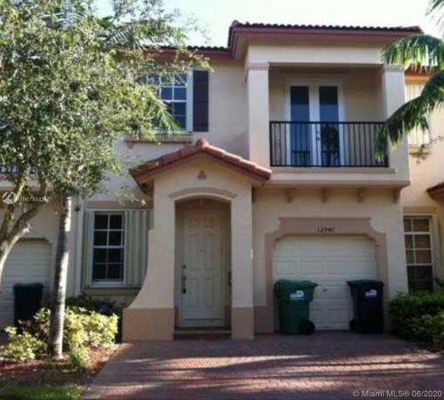 Tuscany Village, 12941 SW 132nd Ter #12941, Three Lakes, Florida 33186, image 2