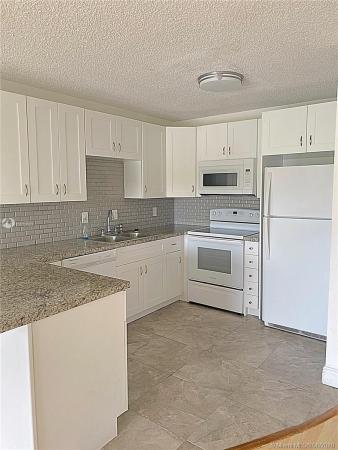 Sandoral, 8005 Lake Dr #311, Doral, Florida 33166, image 1