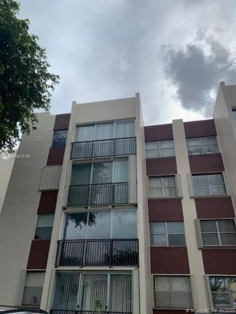 Versailles Gardens, 9401 SW 4th St #311, Fountainebleau, Florida 33174, image 2