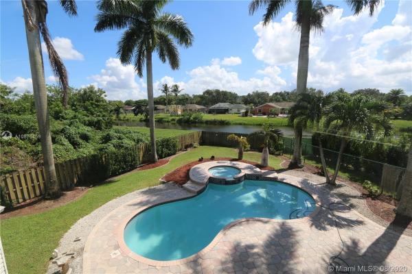 Natalie's Cove, 12115 Natalies Cove Rd, Cooper City, Florida 33330, image 2