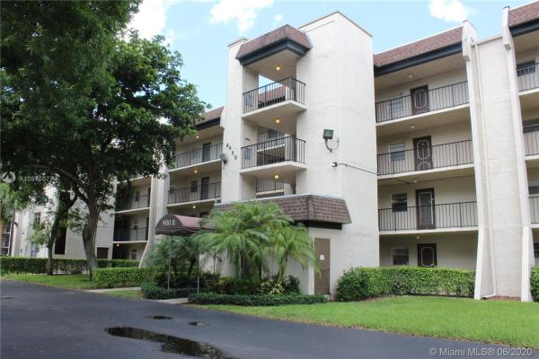 Poinciana Place Of Pine Island Ridge, 9430 Poinciana Pl #411, Davie, Florida 33324, image 2
