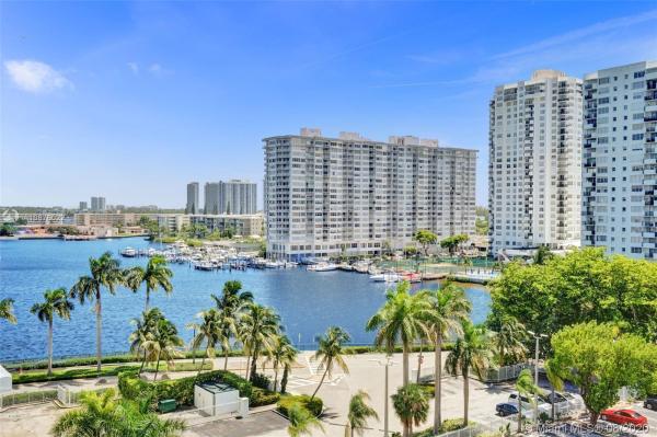 Admirals Port West, 2801 NE 183rd St #801W, Aventura, Florida 33160, image 2
