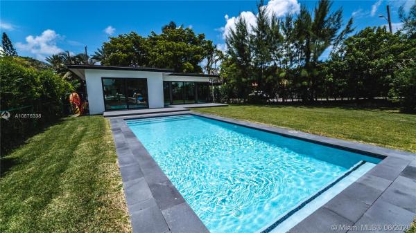Biscayne Point, 1600 Cleveland Rd, Miami Beach, Florida 33141, image 2
