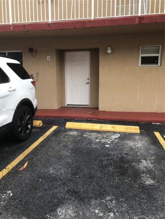 Las Villas De Fountainbleu, 8027 NW 8th St #6, Fountainebleau, Florida 33126, image 2