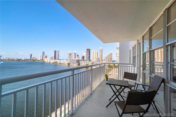 Winston Towers 500, 301 174th St #1515, Sunny Isles Beach, Florida 33160, image 2
