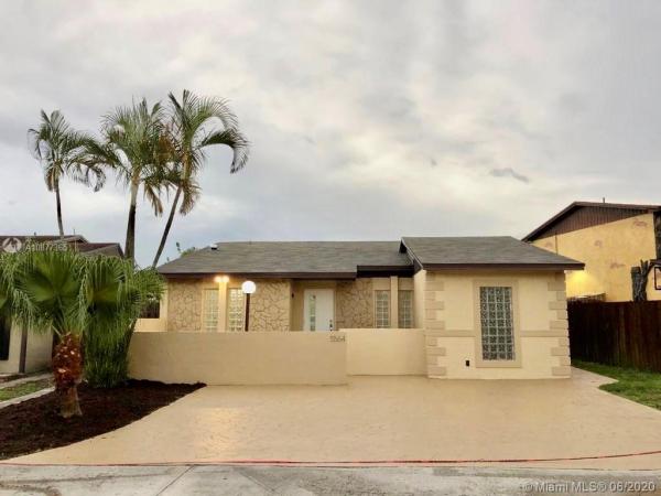 Lakes Of Acadia, 5564 NW 193rd Ln, Miami Gardens, Florida 33055, image 2