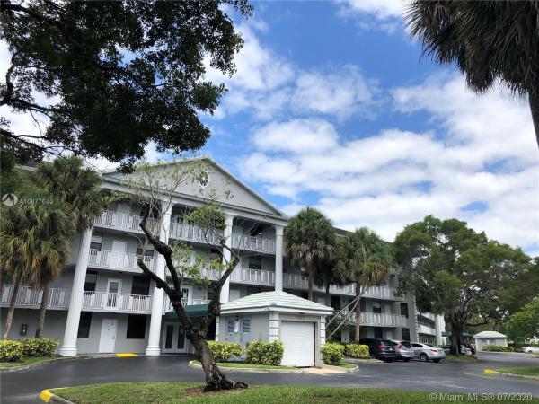 Whitehall Of Pine Island Ridge, 1522 Whitehall Dr #302, Davie, Florida 33324, image 2