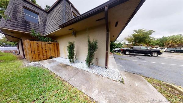 Camelot, 14237 SW 94th Cir Ln #101, The Hammocks, Florida 33186, image 2