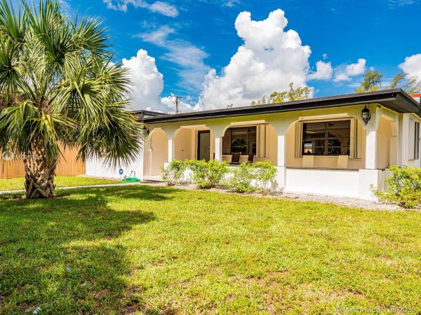 Biscayne Gardens, 15040 N Miami Ave, Golden Glades, Florida 33168, image 2