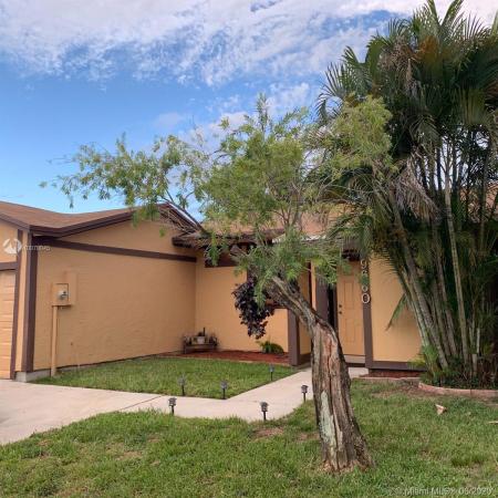 9660 W Elm Ln, Miramar, Florida 33025, image 2