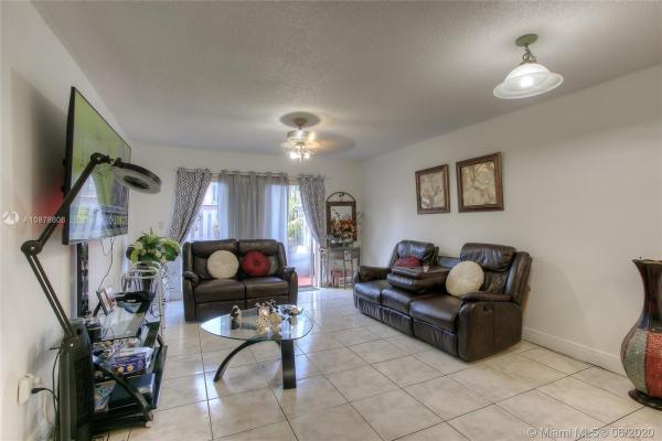 University Trail, 860 SW 129th Pl #110, Tamiami, Florida 33184, image 2