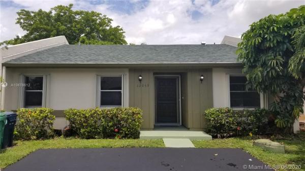 Devon Aire Villas, 12043 SW 110 Street Cir #, The Crossings, Florida 33186, image 2