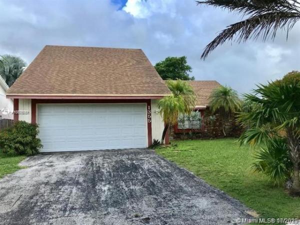 Homestead Lakes Tennessee East, 1355 S Fieldlark Ln, Homestead, Florida 33035, image 2